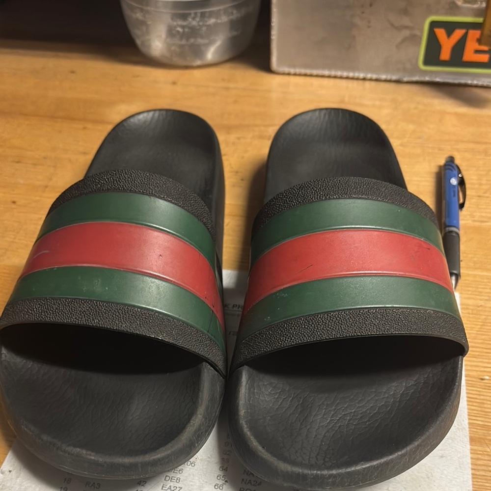Gucci Black, Green, and Red Sandals